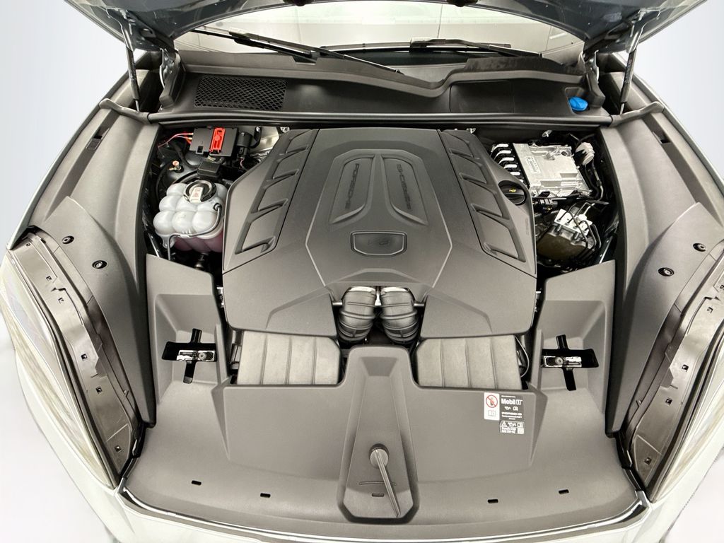 Thumbnail: 2025 Porsche  - 30