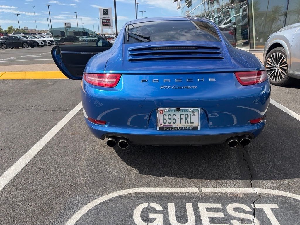 Thumbnail: 2014 Porsche 911 - 8