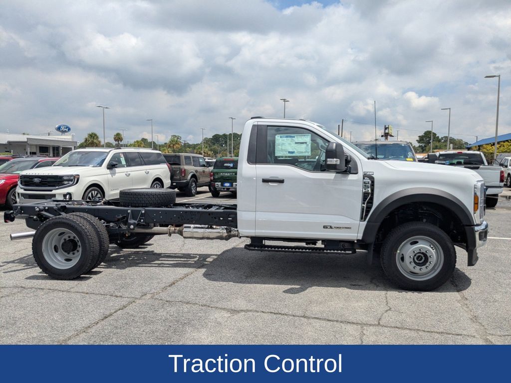 2025 Ford F-550 Chassis XL