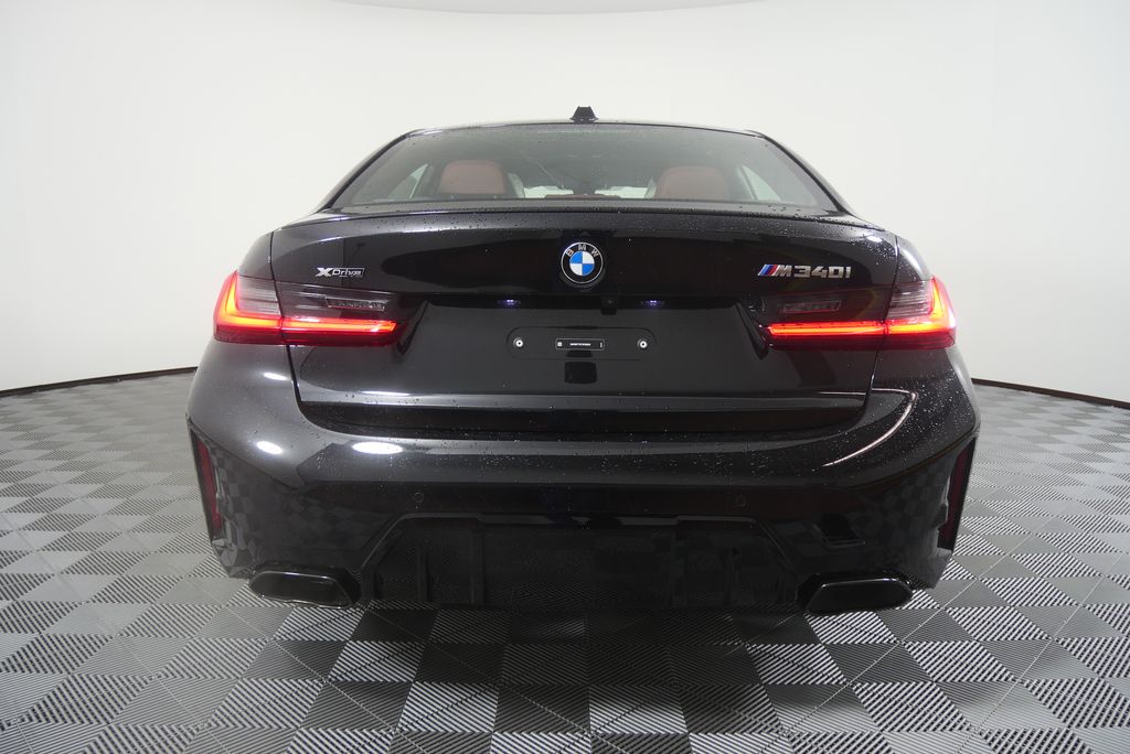 Thumbnail: 2026 BMW 3 Series - 4