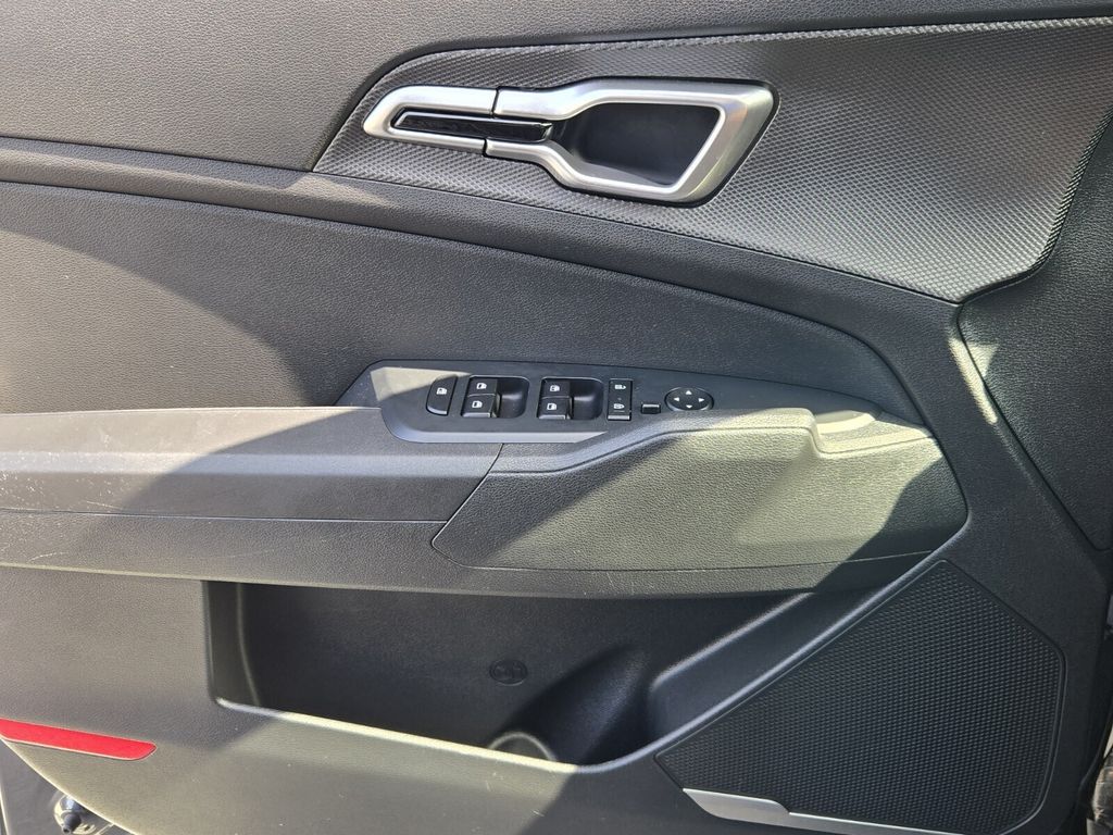 2025 Kia Sportage - $23,999