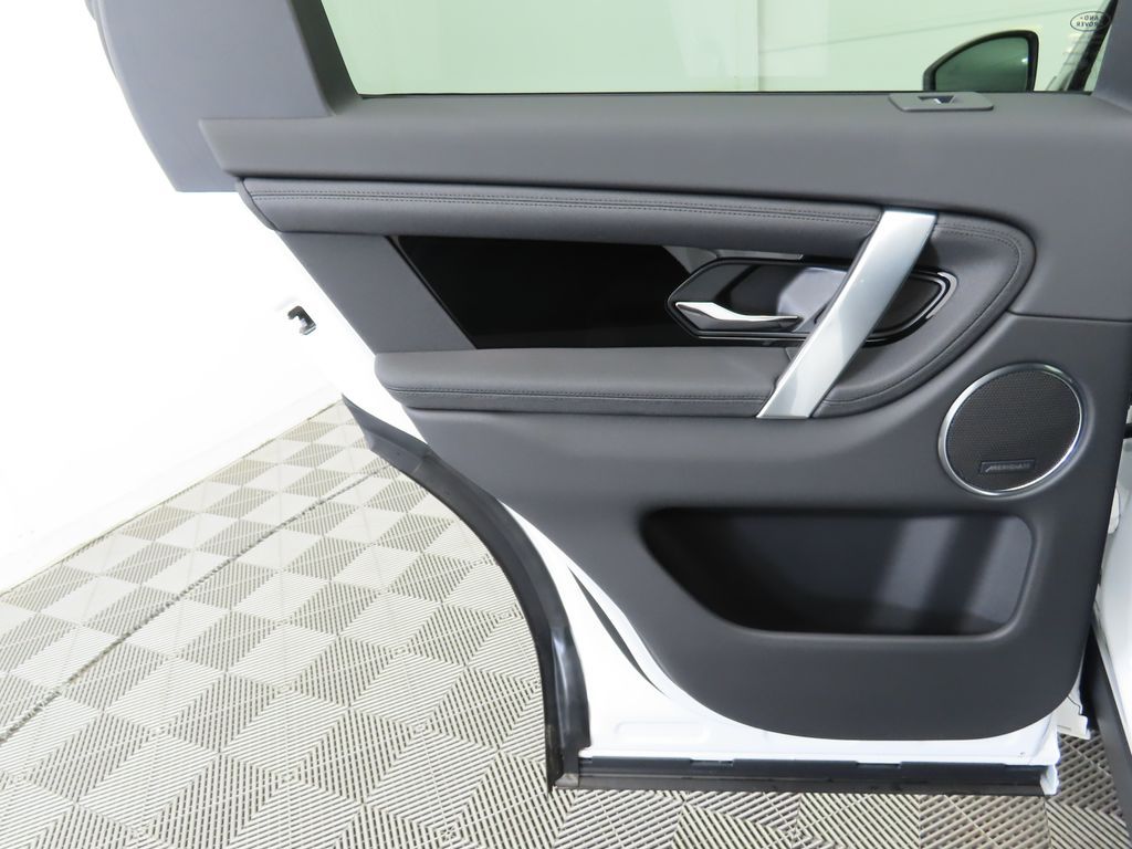 Thumbnail: 2025 Land Rover Discovery Sport - 26