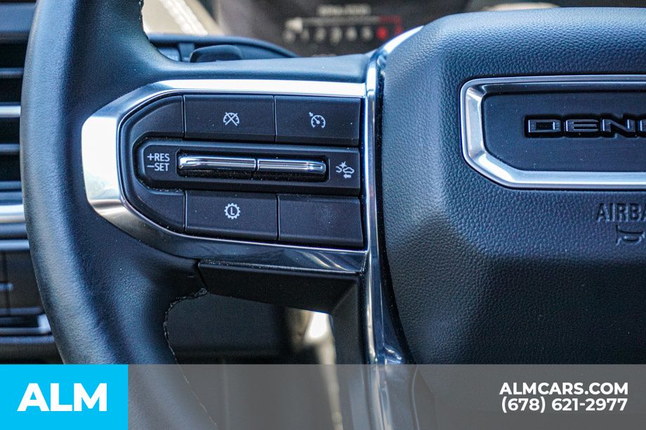 Used 2025 White GMC Denali image 30