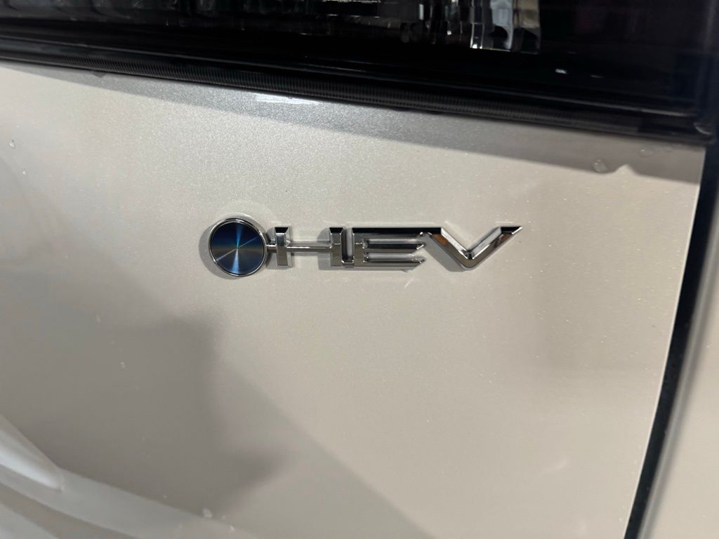 Thumbnail: 2025 Toyota Highlander - 18