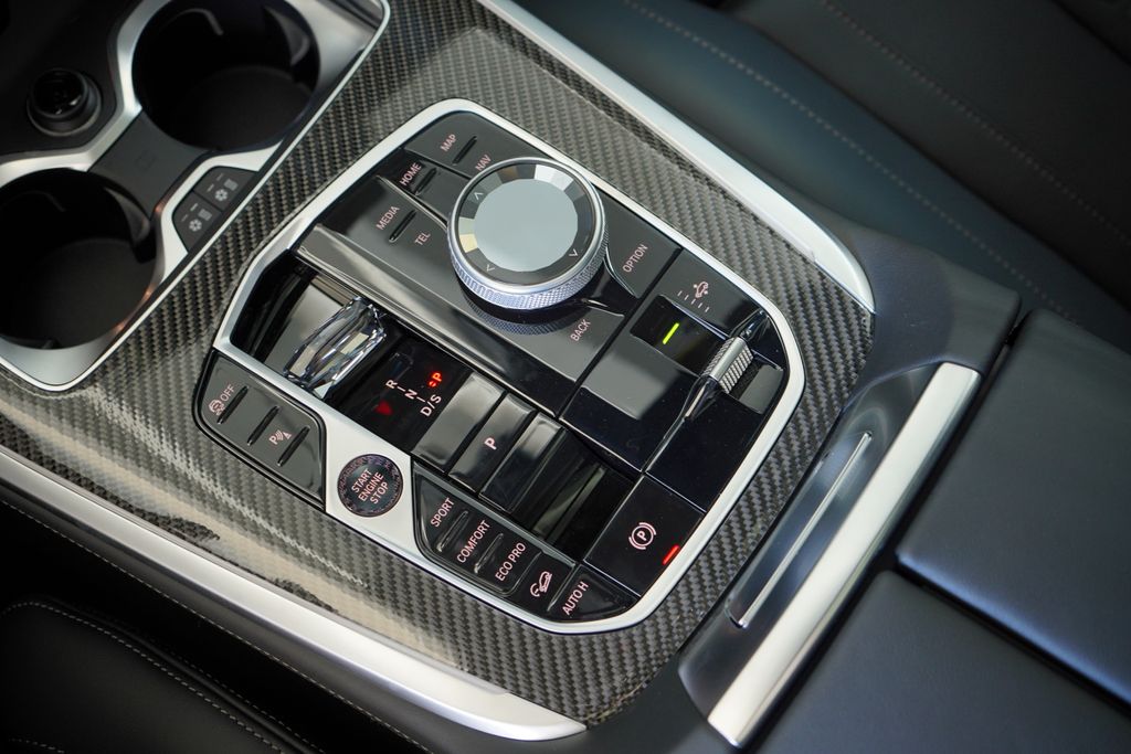 Thumbnail: 2026 BMW X7 - 19