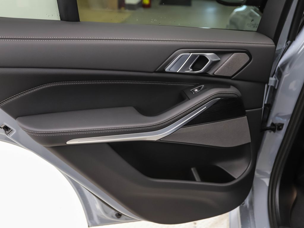 Thumbnail: 2026 BMW X5 - 19