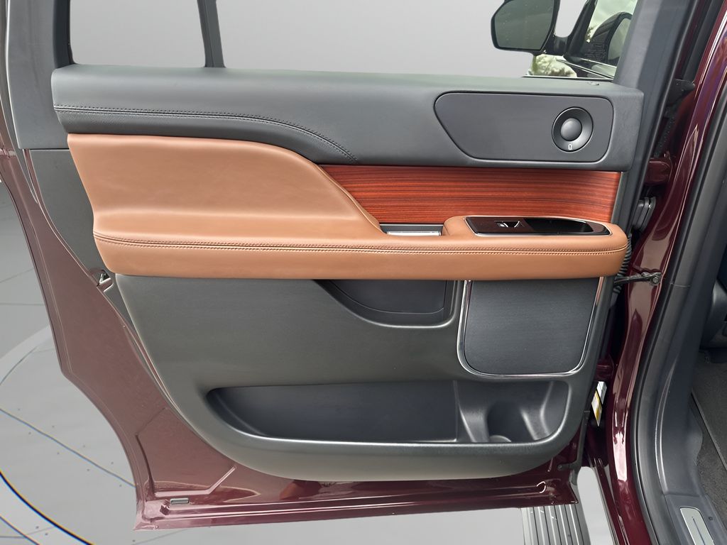 Used Car 2024 Lincoln Navigator  Utility L Reserve Four Wheel Drive For Sale Under $80,000 In Austin, Texas