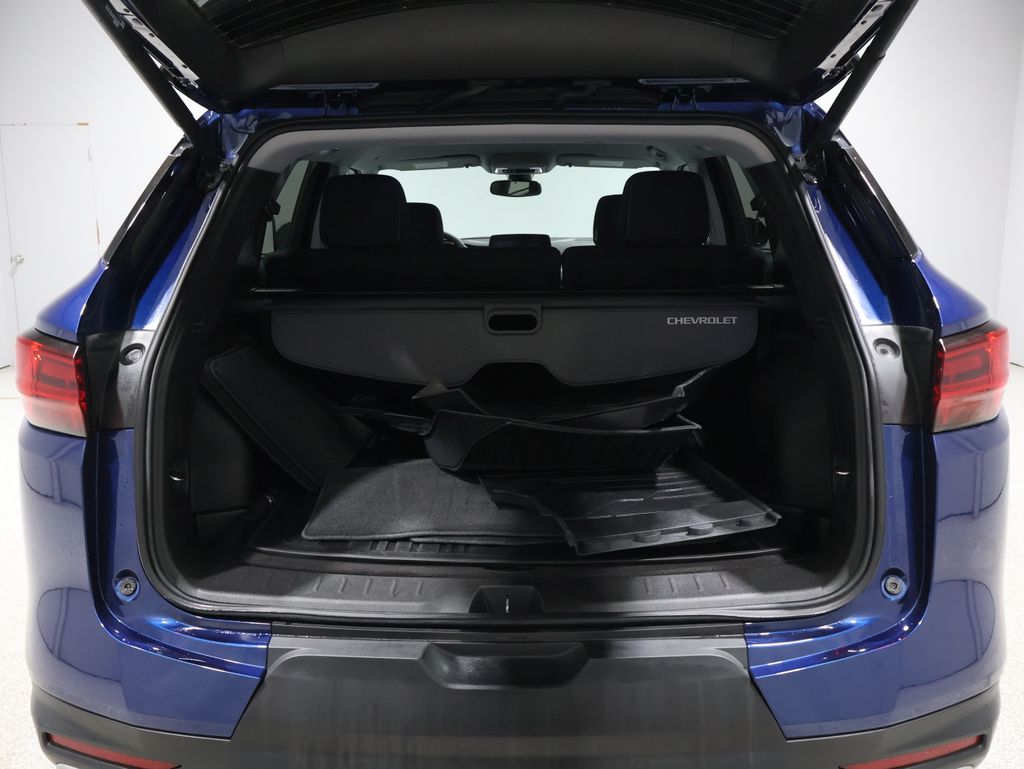 View vehicle photo 5