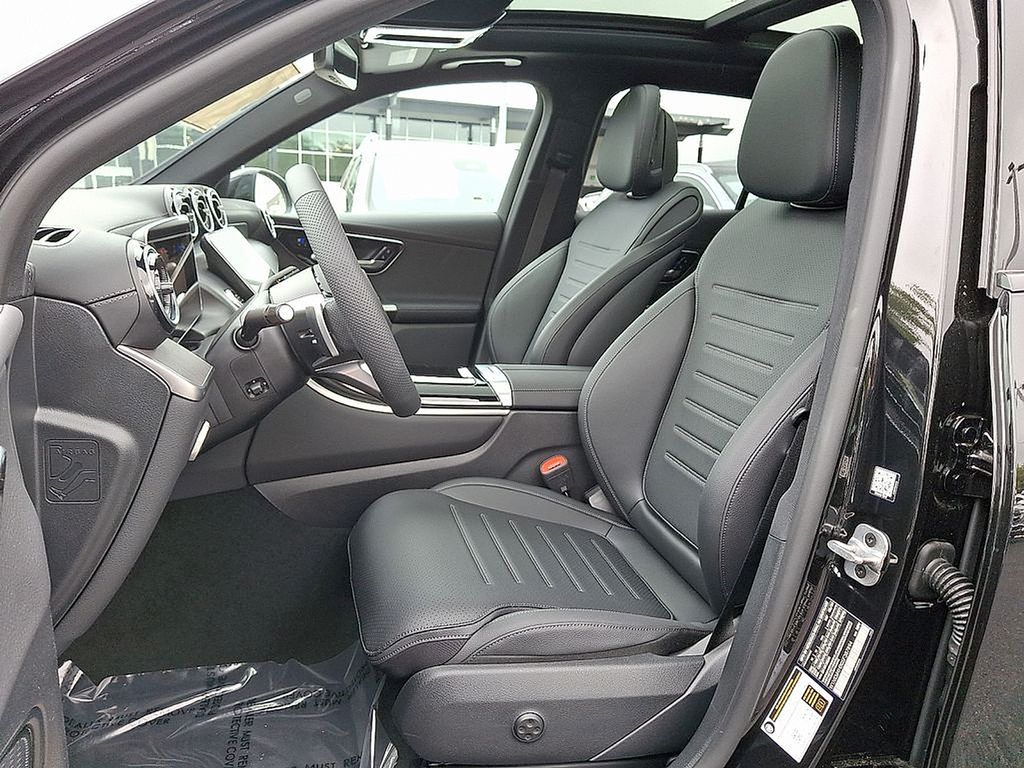 Thumbnail: 2025 Mercedes-Benz GLC - 9