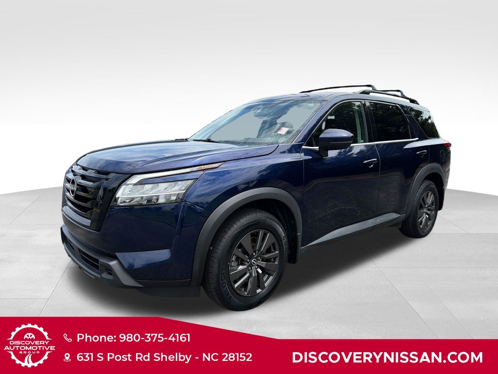 2022 Nissan Pathfinder SV
