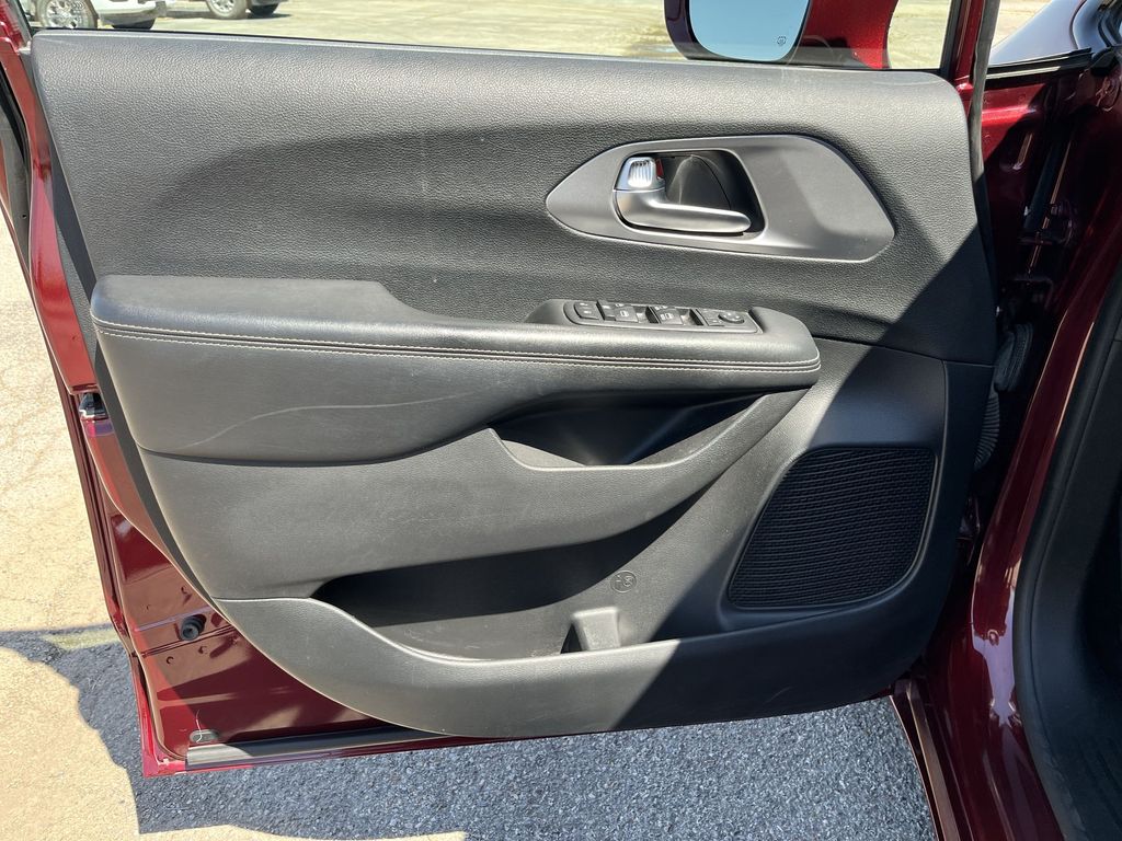 2019 Chrysler Pacifica Touring Plus 22