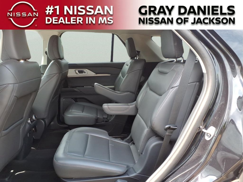 Used 2025 Ford Explorer SUV