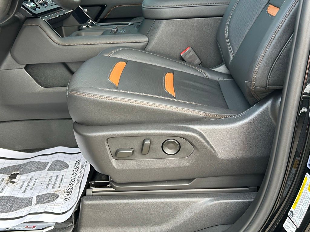 Used 2025 Black GMC AT4 image 31