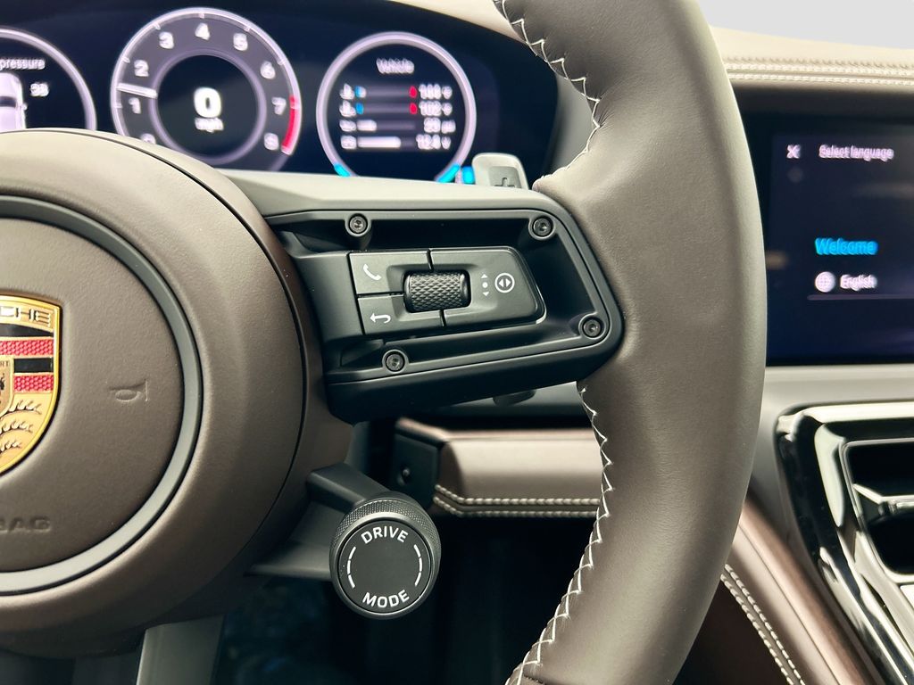 Thumbnail: 2026 Porsche Panamera - 15