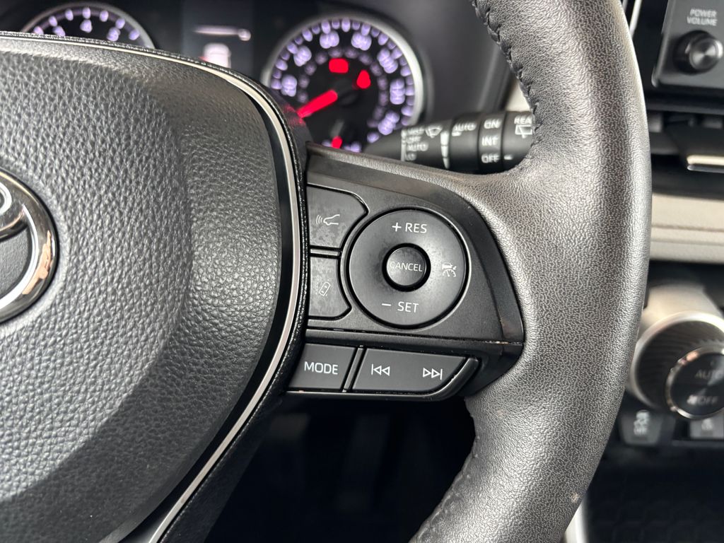 Thumbnail: 2021 Toyota RAV4 - 12