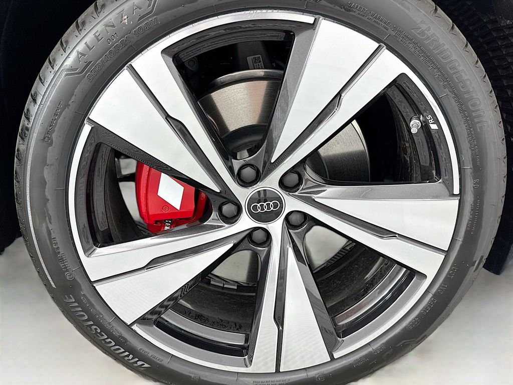 Thumbnail: 2025 Audi SQ5 - 31