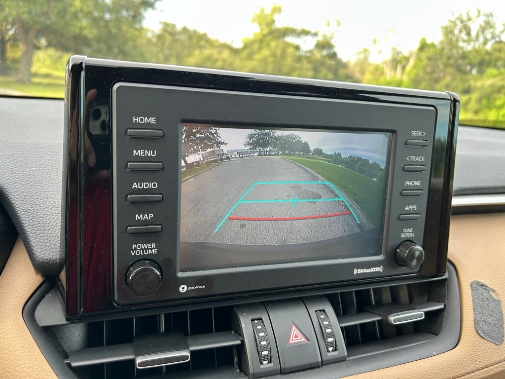 Thumbnail: 2021 Toyota RAV4 - 25