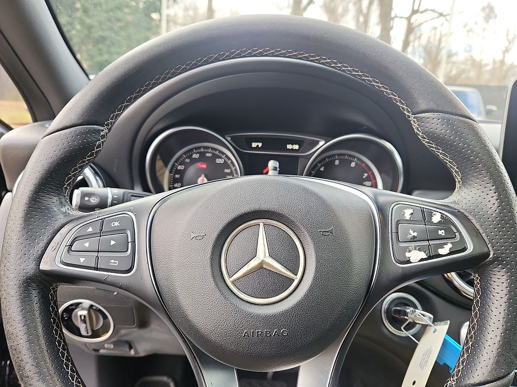 Thumbnail: 2018 Mercedes-Benz GLA - 19