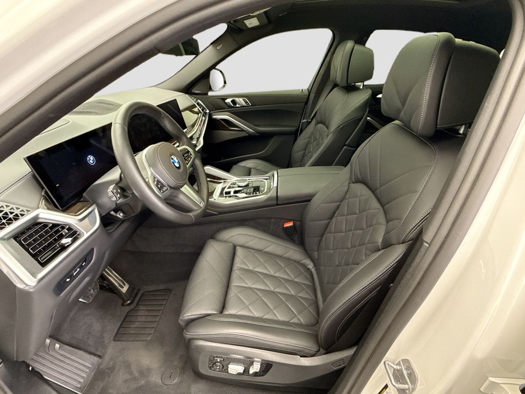 Thumbnail: 2025 BMW X6 - 18