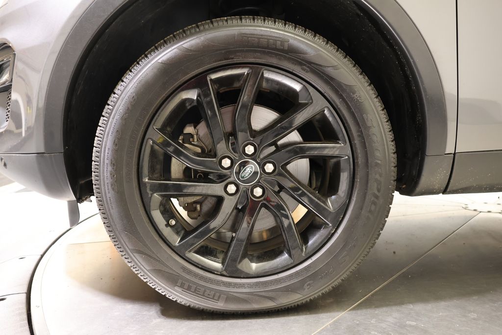 Thumbnail: 2019 Land Rover Discovery Sport - 9