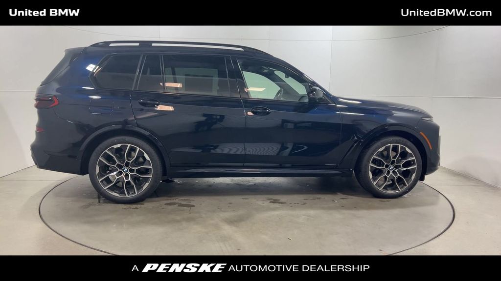 2026 BMW X7 M60i 9