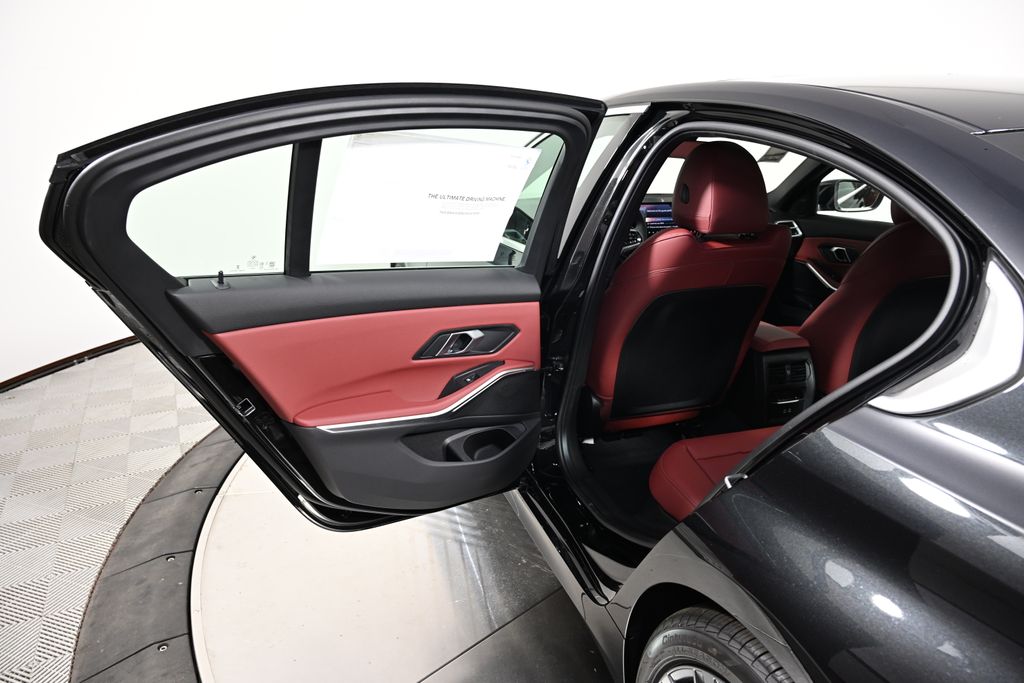 Thumbnail: 2025 BMW 3 Series - 23