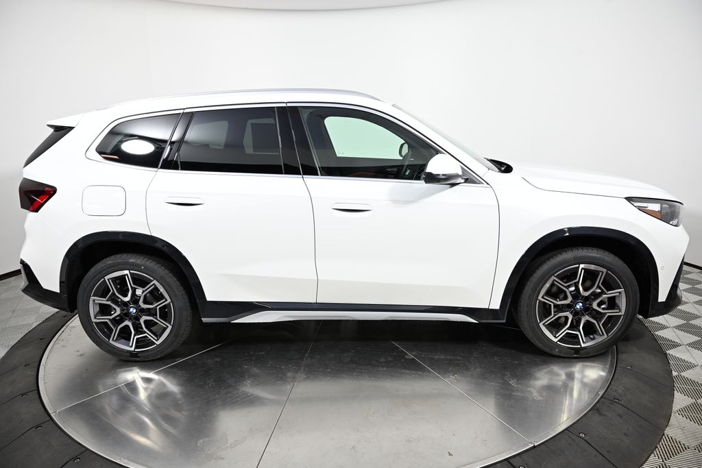 Thumbnail: 2026 BMW X1 - 6