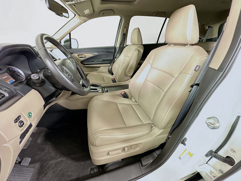 Thumbnail: 2018 Honda Pilot - 20