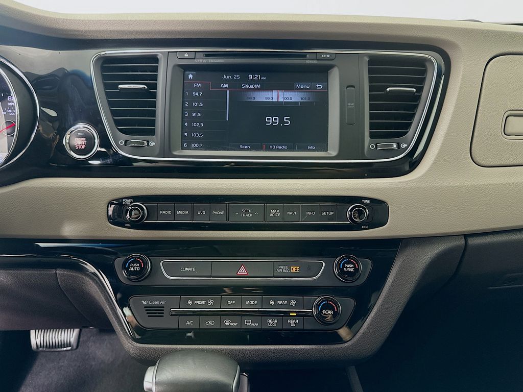 Thumbnail: 2018 Kia Sedona - 15