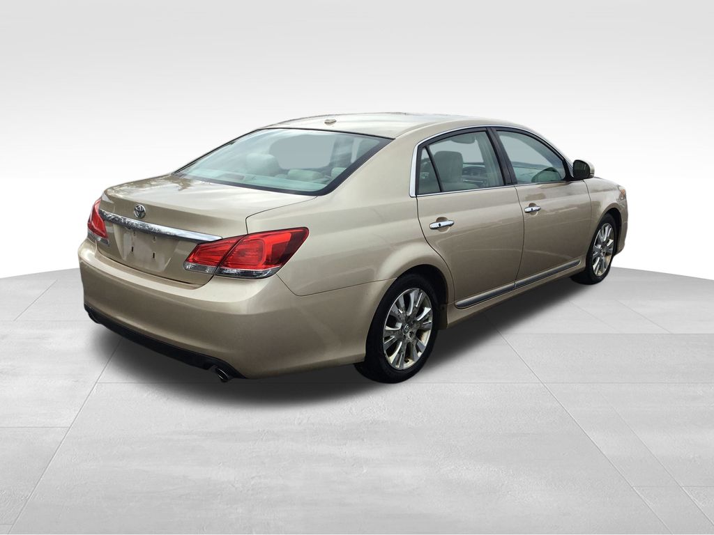 Thumbnail: 2011 Toyota Avalon - 3