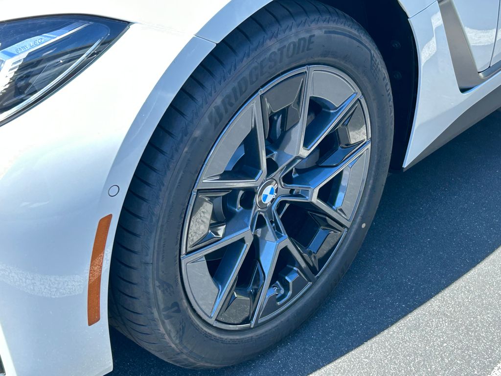 Thumbnail: 2025 BMW i4 - 3