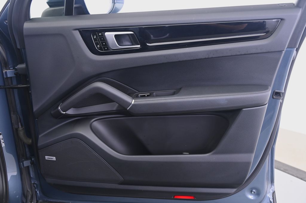 Thumbnail: 2019 Porsche Cayenne - 24