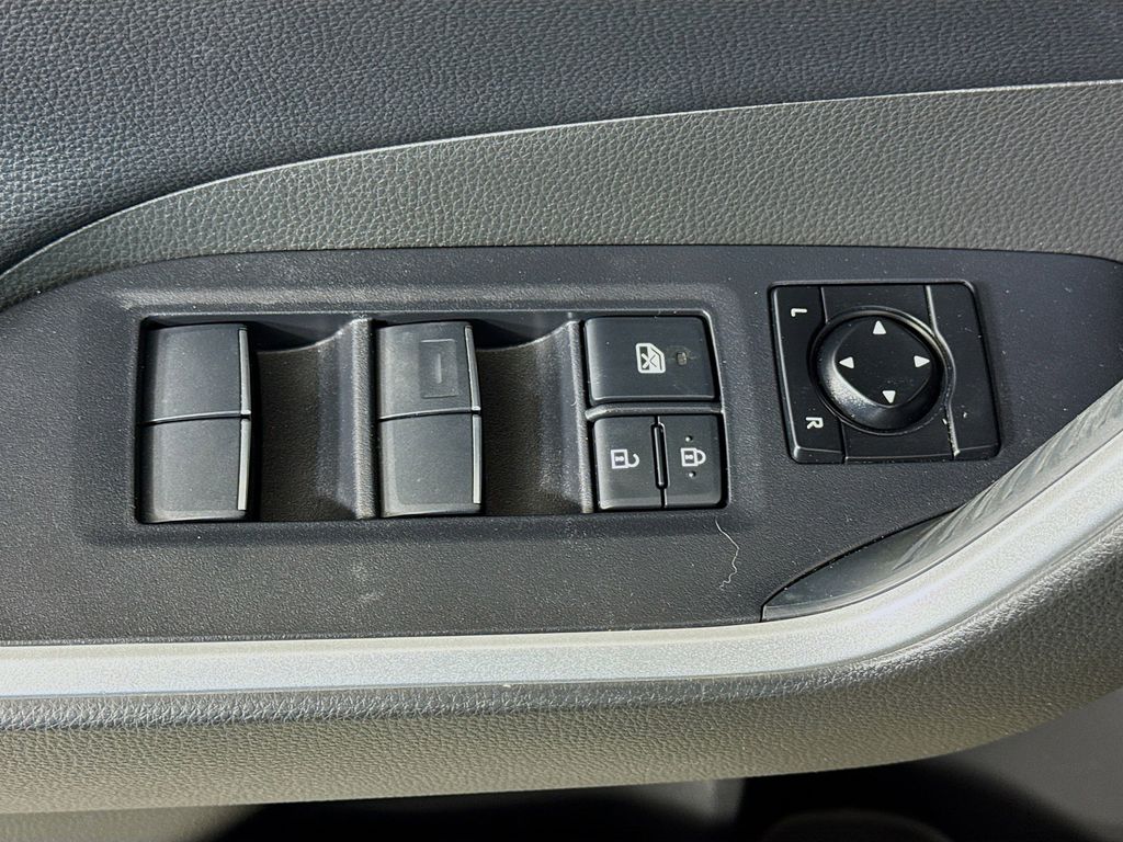Thumbnail: 2021 Toyota RAV4 - 18