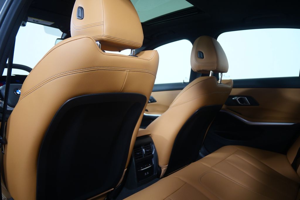 Thumbnail: 2025 BMW 3 Series - 19