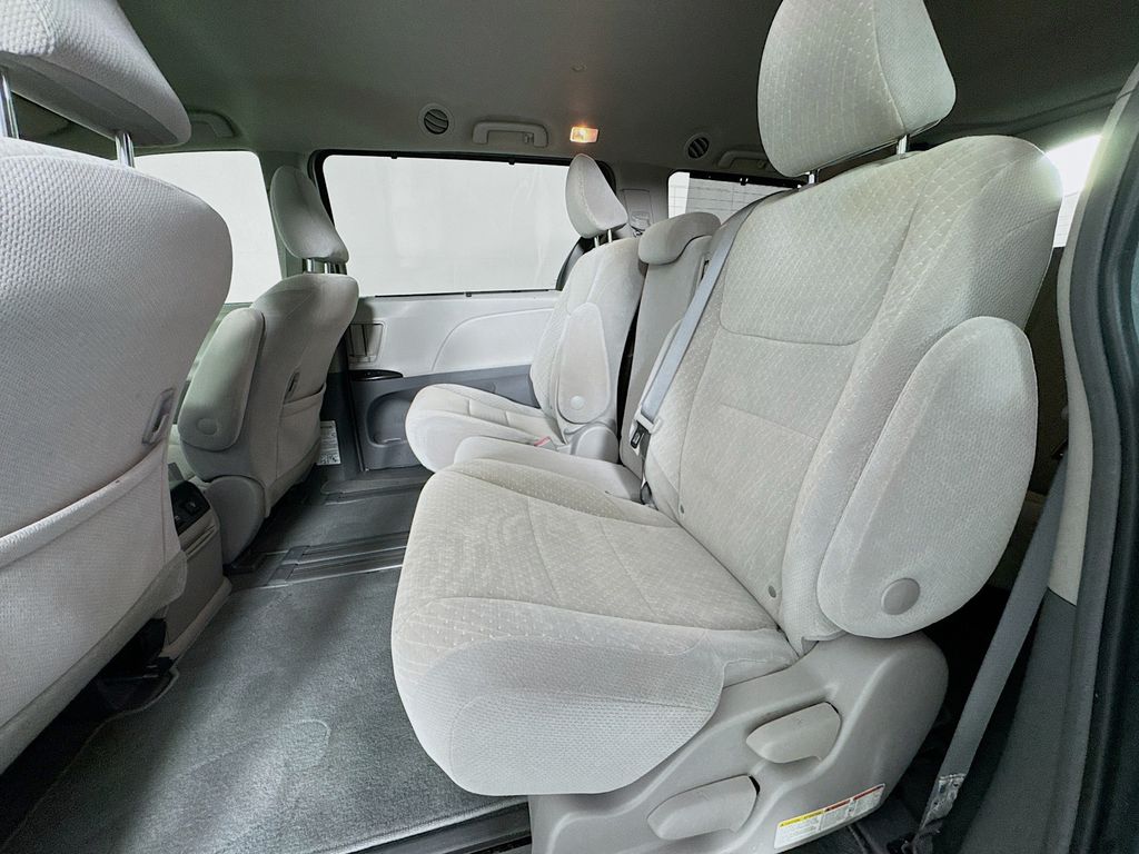 Used Car 2019 Toyota Sienna  Le For Sale Under $25,000 In Austin, Texas