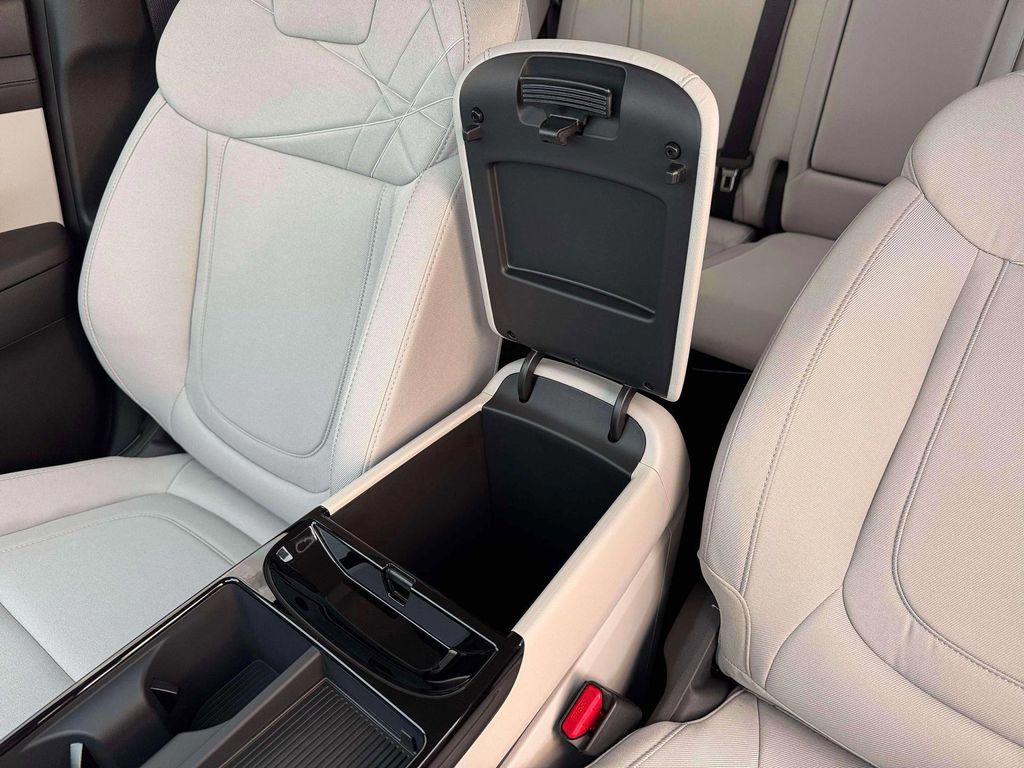 New 2026 Creamy White Pearl Hyundai Blue SE image 18