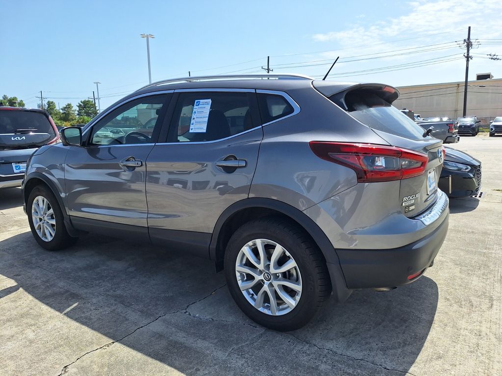 Used 2022 Gray Nissan SV image 6