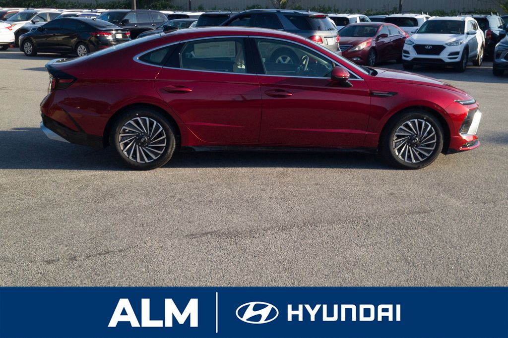 2025 Hyundai Sonata Hybrid SEL photo 3