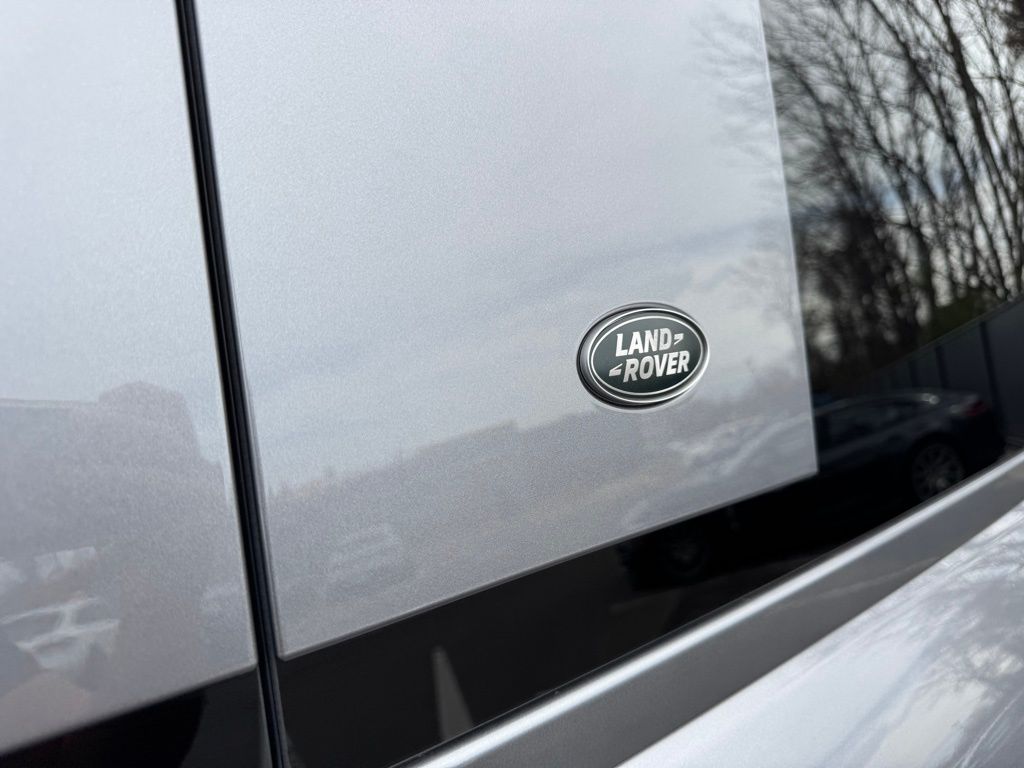 2022 Land Rover Defender 110 12