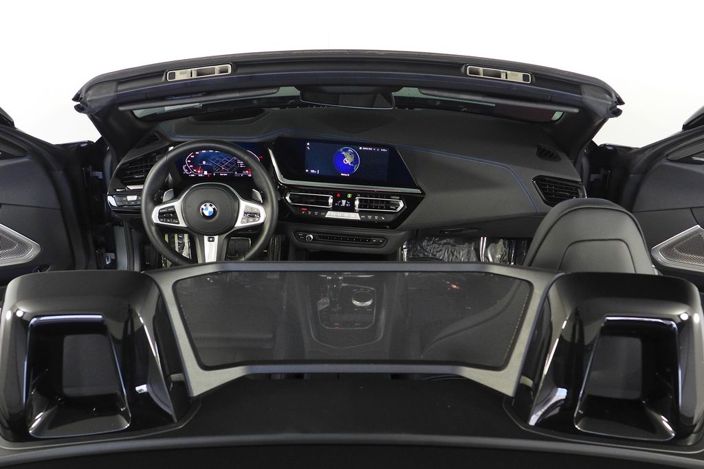 Thumbnail: 2025 BMW Z4 - 11