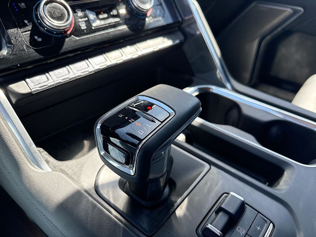 Used 2025 White GMC Denali image 17