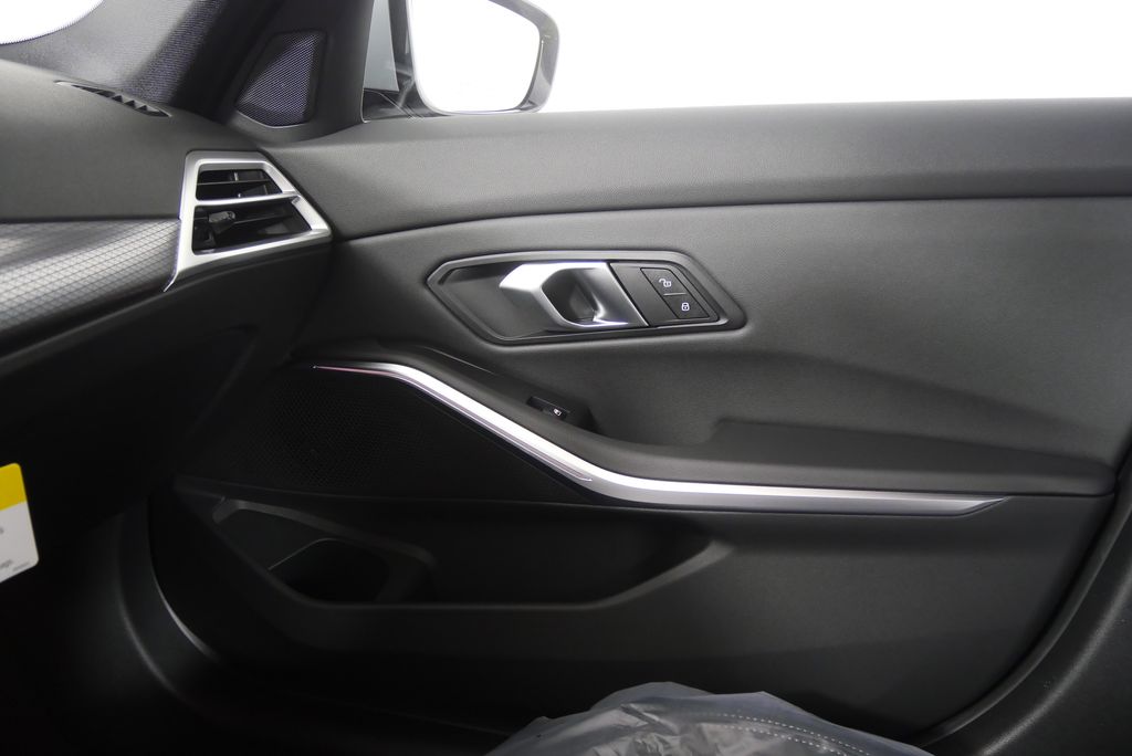 Thumbnail: 2026 BMW 3 Series - 23