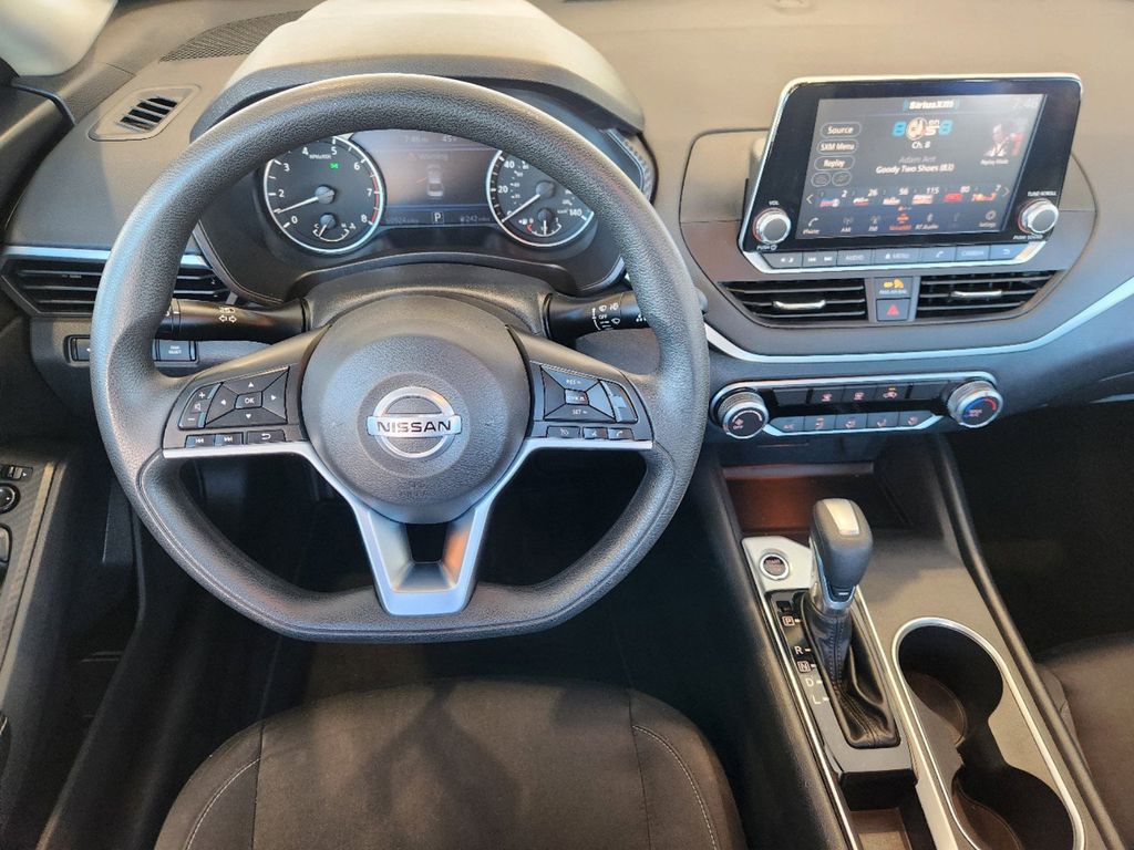 2022 Nissan Altima 2.5 SV 25