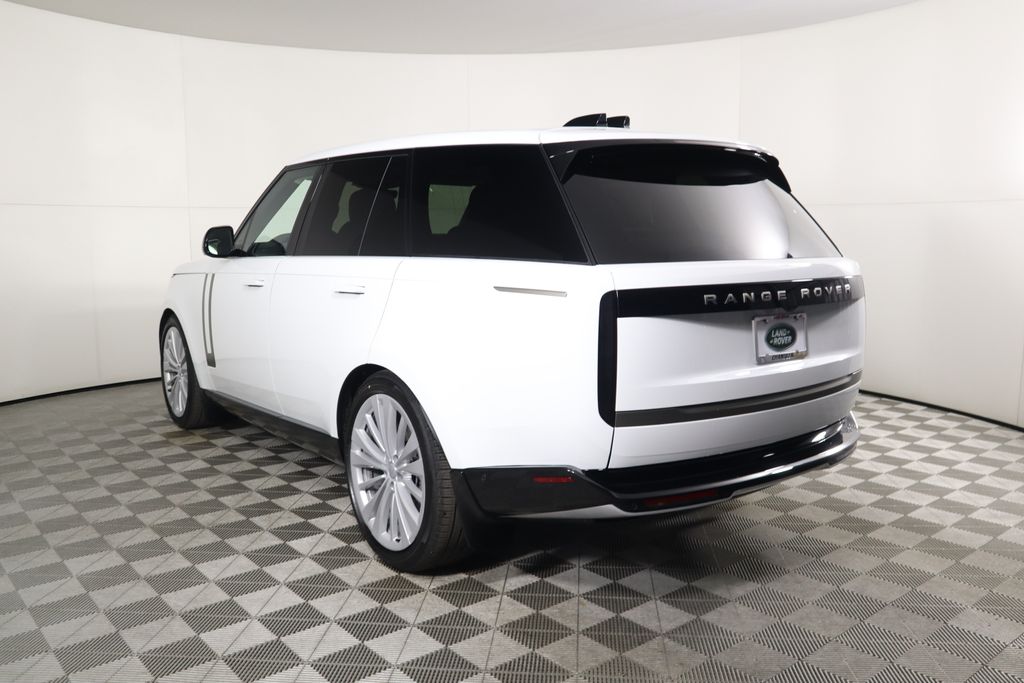 2025 Land Rover Range Rover SE 7