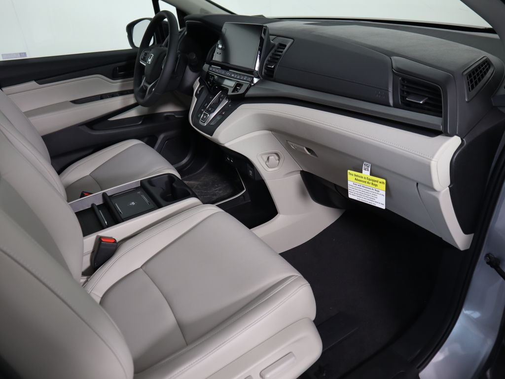 Thumbnail: 2026 Honda Odyssey - 17