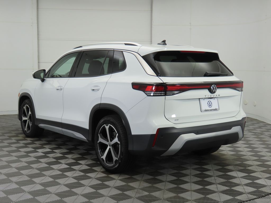 Thumbnail: 2025 Volkswagen Tiguan - 8