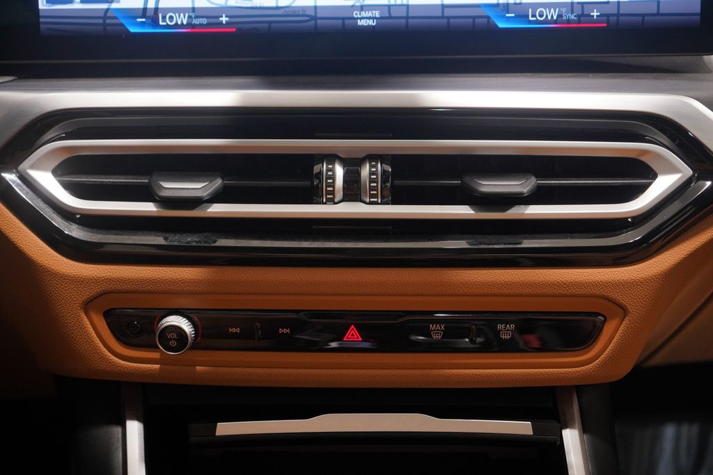 Thumbnail: 2023 BMW 3 Series - 13