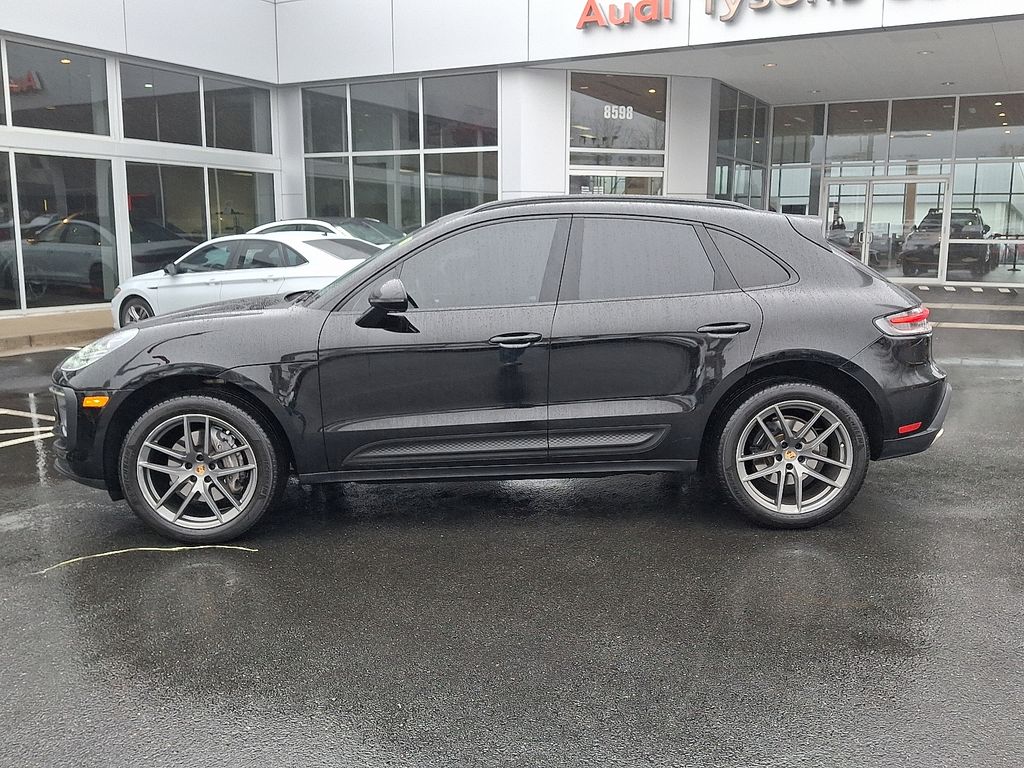 Thumbnail: 2022 Porsche Macan - 7