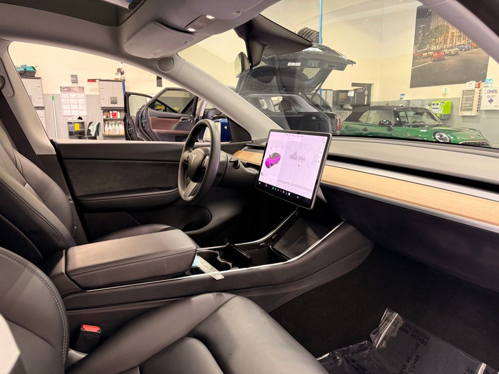 Thumbnail: 2021 Tesla Model Y - 26