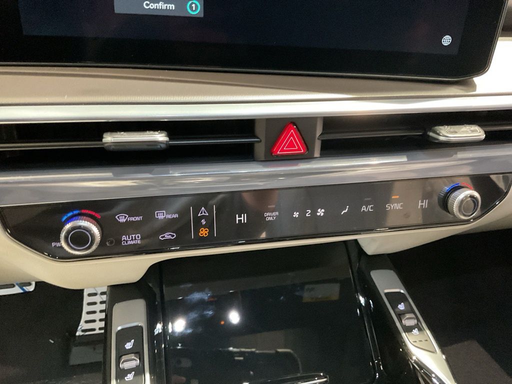 New 2026 Beige Kia SX Prestige image 17